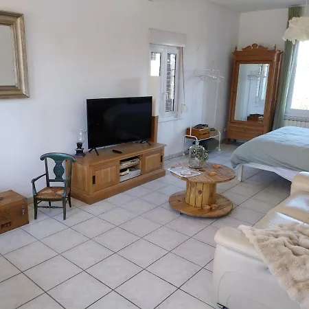 Holiday home Maison De Charme Dans La Somme